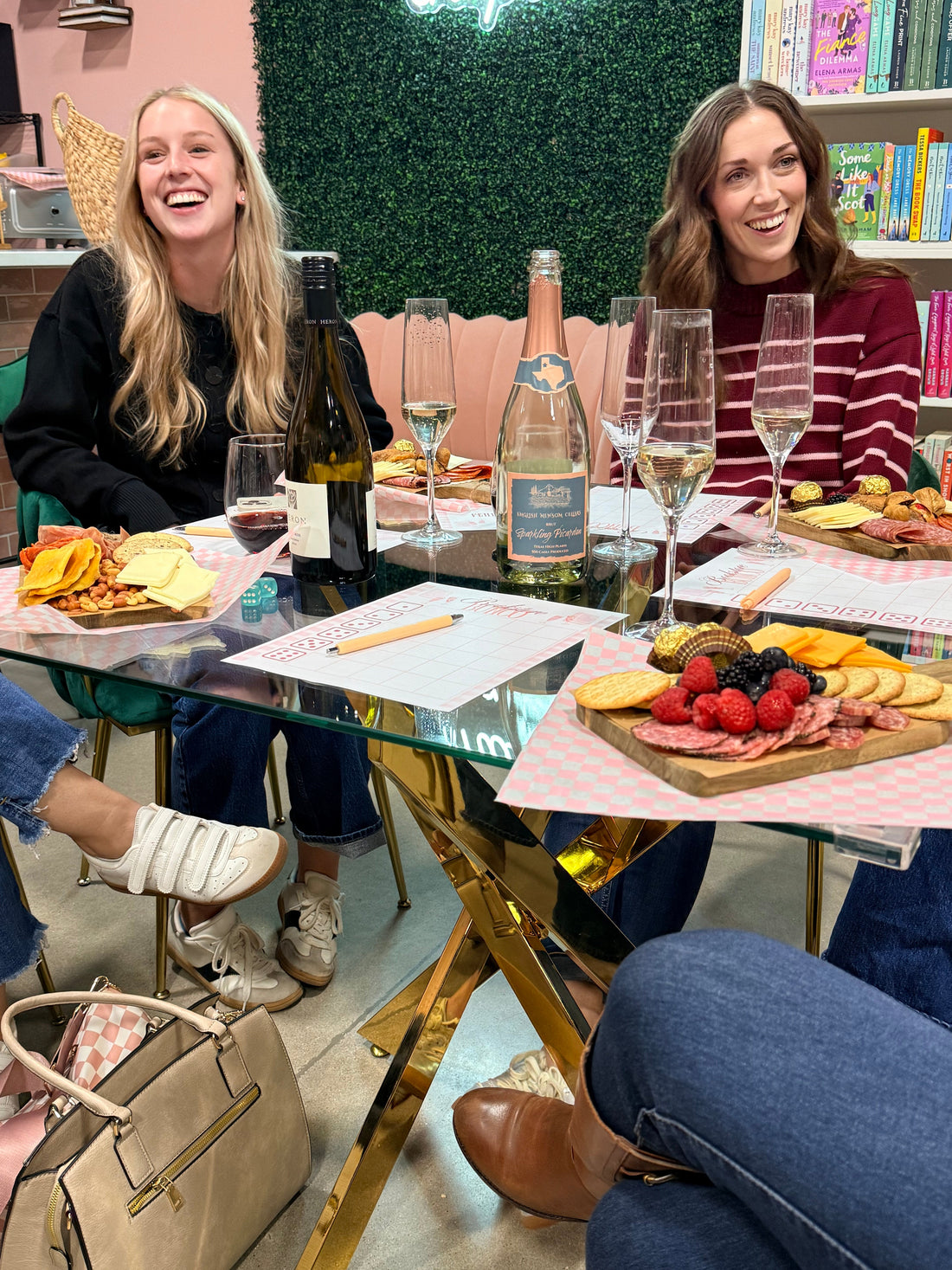 How to: Host a Girls Night - Bunco Edition! (FREE PRINTABLE)