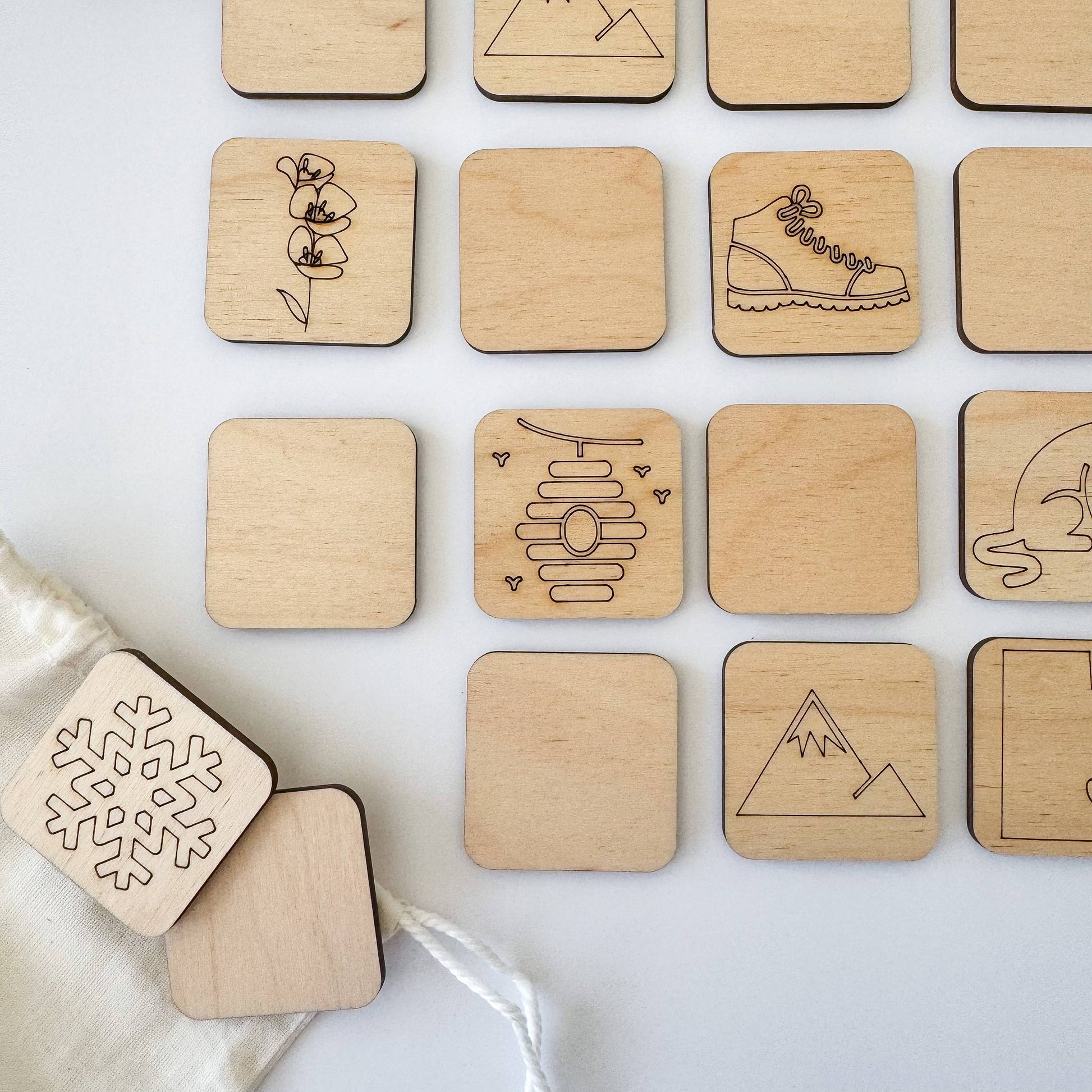 Wooden State Memory Matching Game, Brainteaser: Texas edition with handcrafted pieces for kids and adults, educational puz...